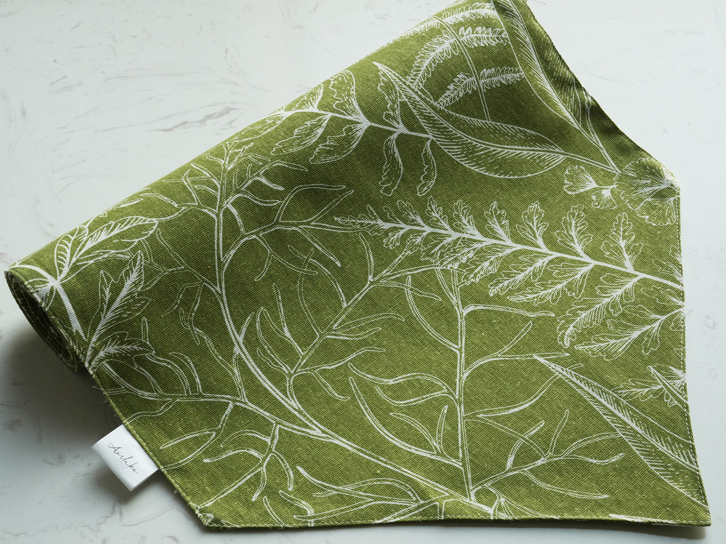Airlake Natural Thread Table Runner-Verdant Maple